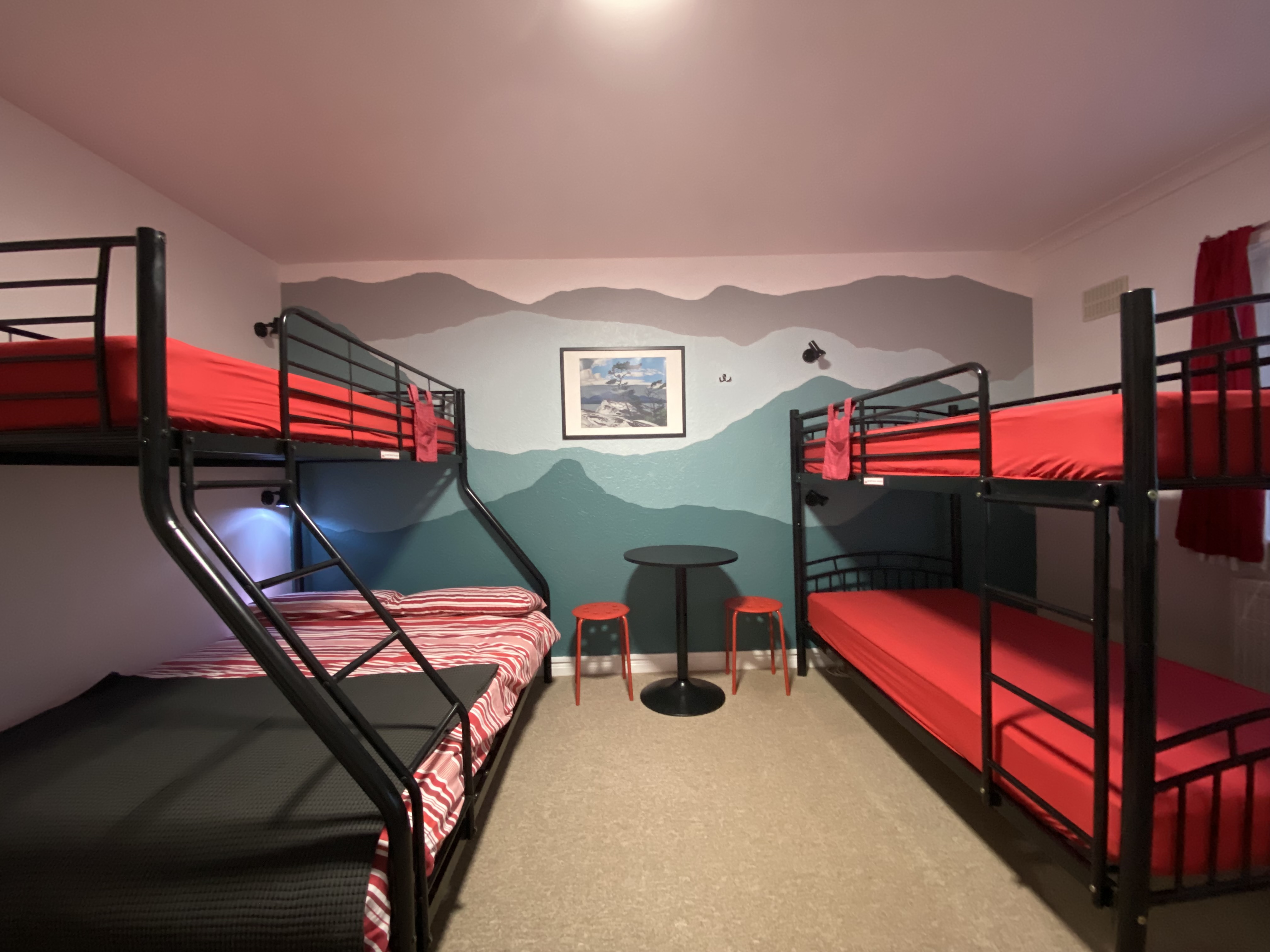 Saddle Mountain Hostel Bunkbeds (1)